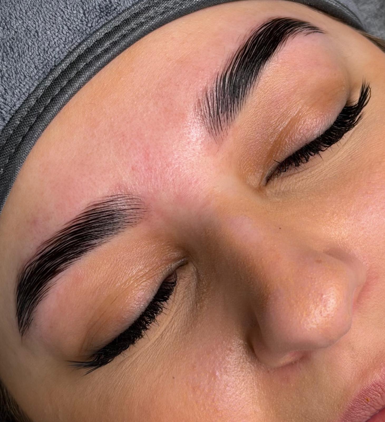 Brow Lamination & Tint